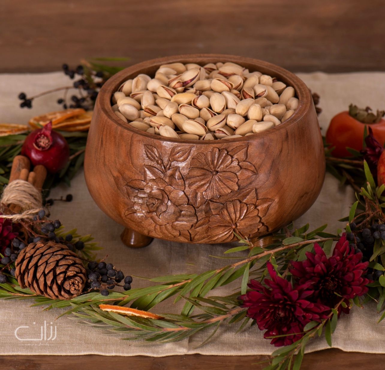 آجیل خوری — عکس ۲